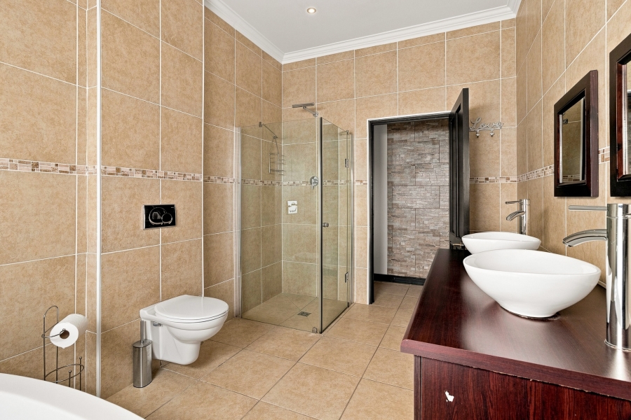 4 Bedroom Property for Sale in Croydon Vineyard Estate Western Cape